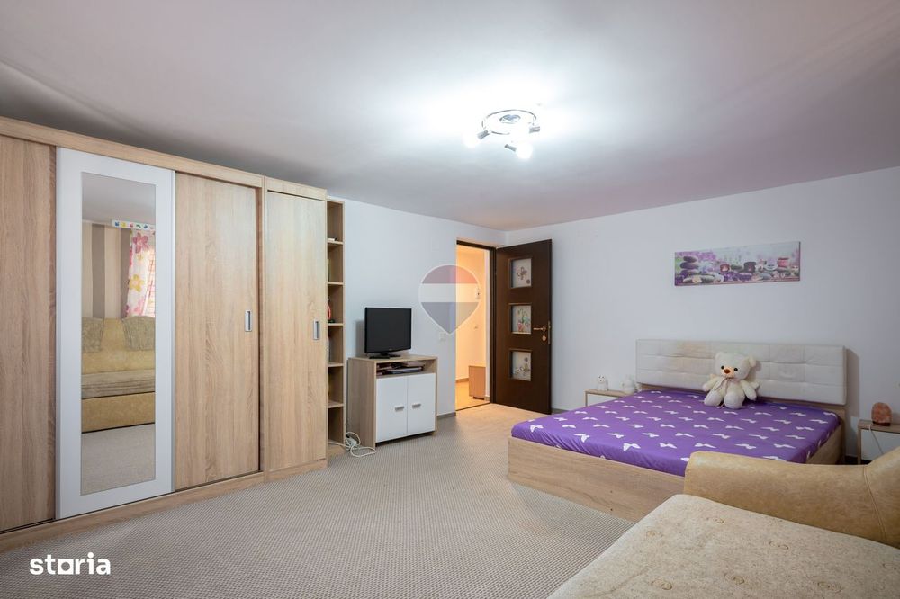 Apartament cu 3 camere, parcare, curte si spațiu depozitare în Sacele