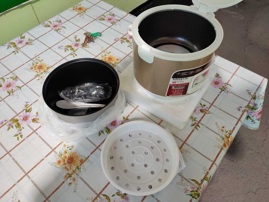 Мультиварка новая