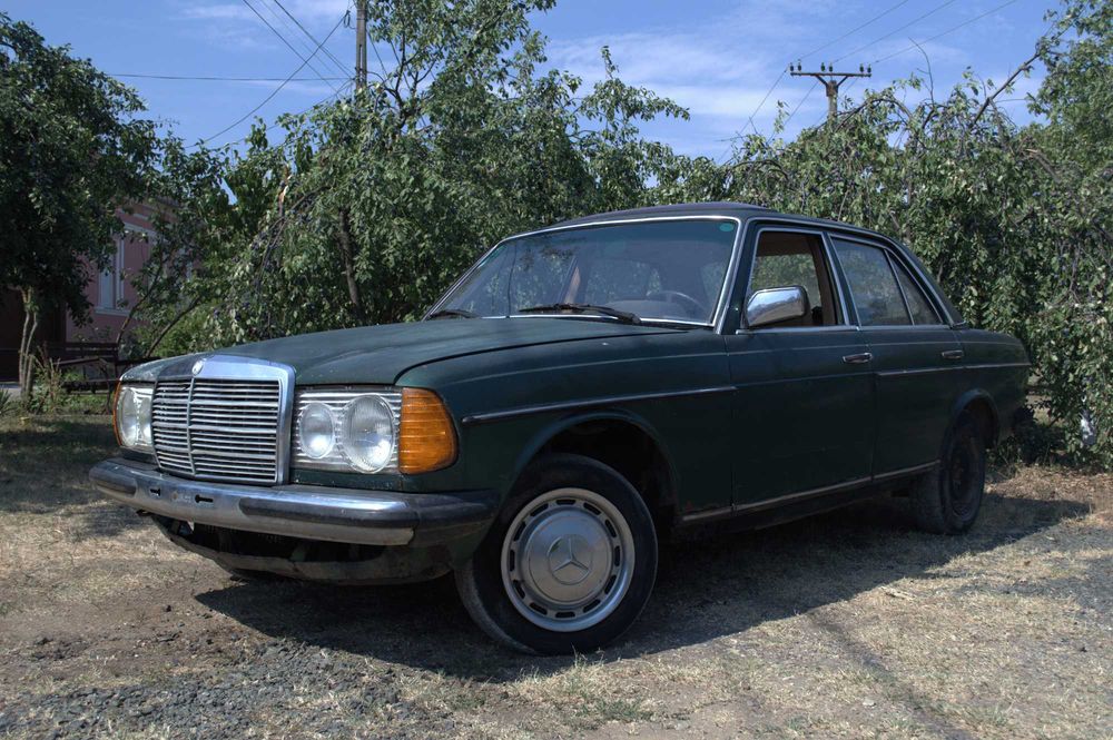 Mercedes-Benz W123 240D „Cobra” | 1982 | 2.4 Diesel | Stare Tehnică Bună | Trapă | Piele | Elemente Cromate | Complet | Pentru Piese