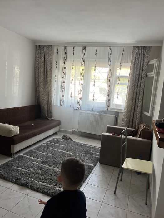 Inchiriez apartament o camera