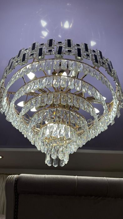 Люстра в зал или холл