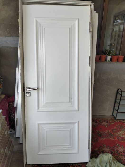 Прадаётся акфа двери