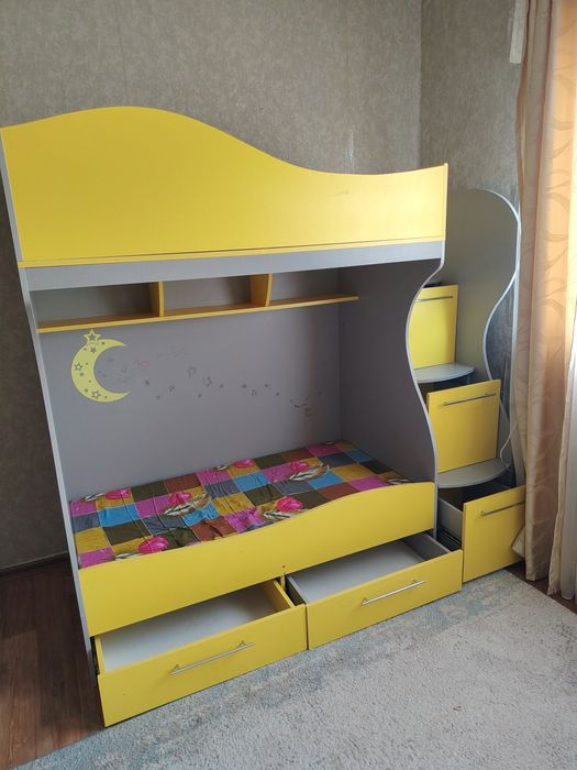 Двухярусный кровать