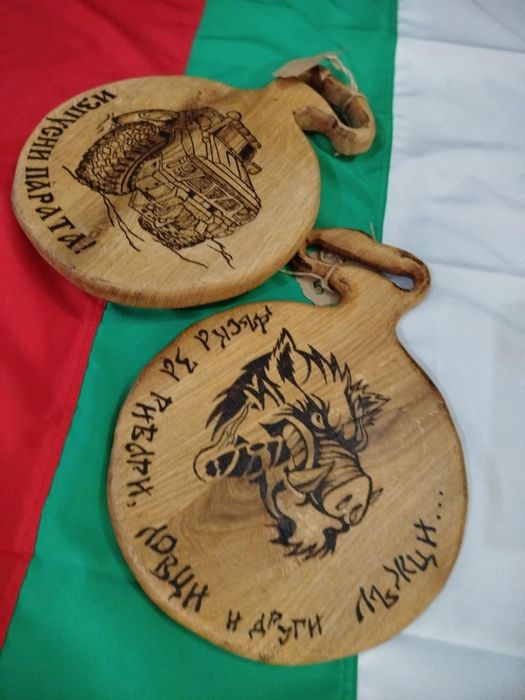 Дъбови подноси "Шегаджии"