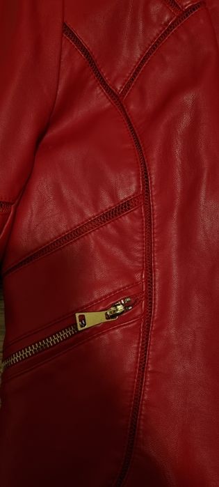 Страхотно кожено червено яке