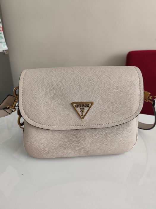 Дамска чанта guess