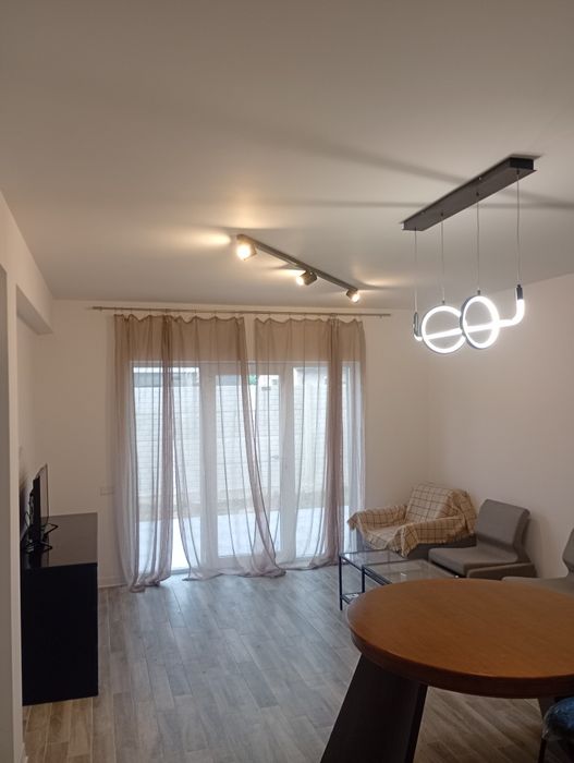 Vând Casă premium nouă utilată și mobilată 4 camere comuna Berceni, accep credit