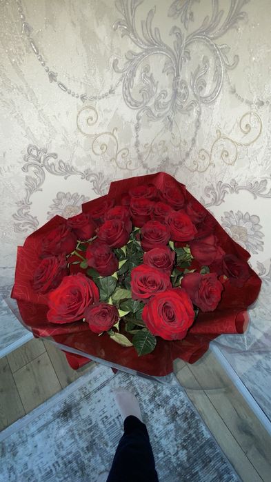 Гүл роза қызыл 23 шт