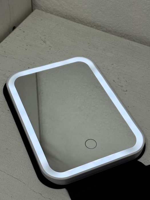 Продам Смарт-зеркало с подсветкой