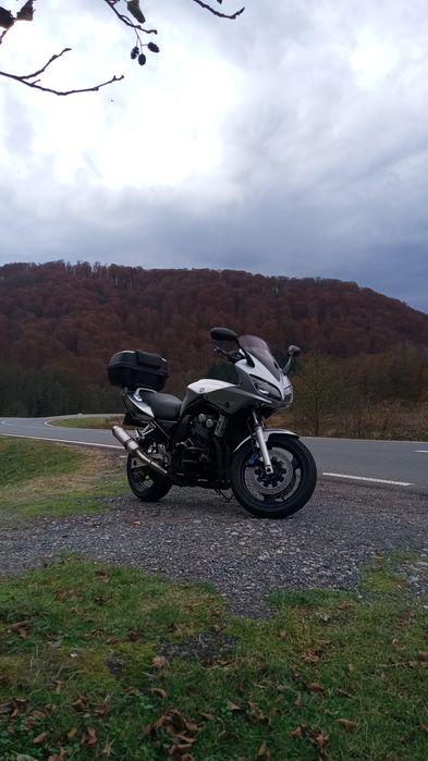 Yamaha fzs 600 md. 2003