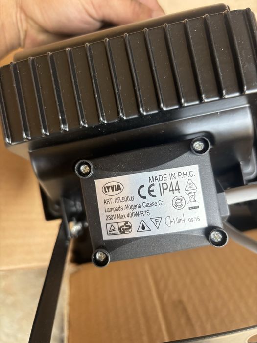 Vand lampi de iluminat