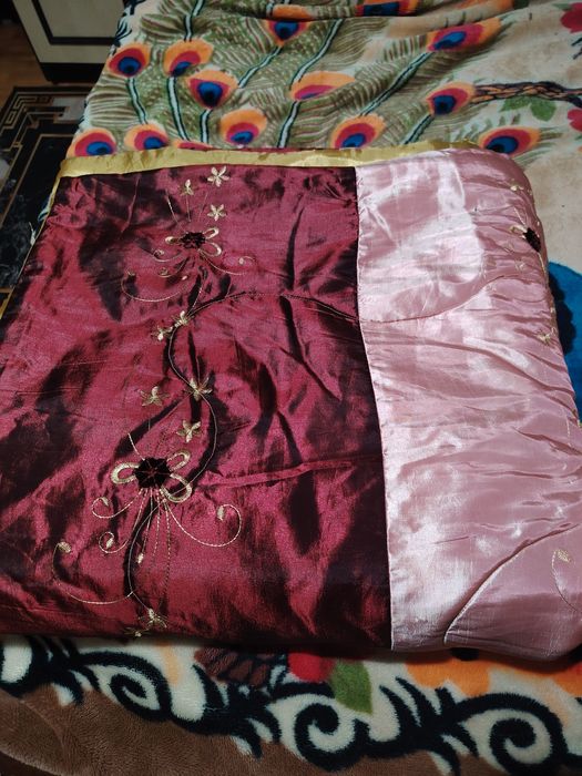 Cuvertură groasă 210×220 cm pentru pat dublu – model elegant