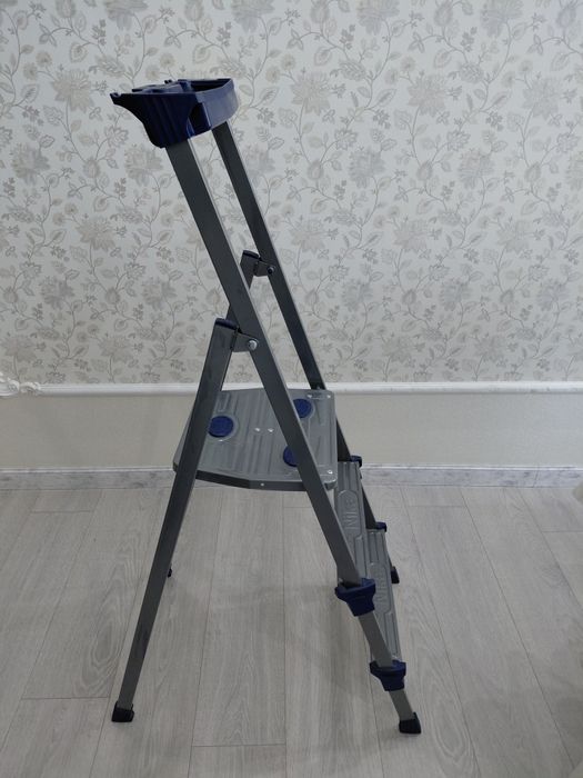 Продается стремянка лестница