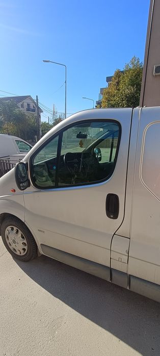 Vând Opel Vivaro 2.5 diesel 136 cp