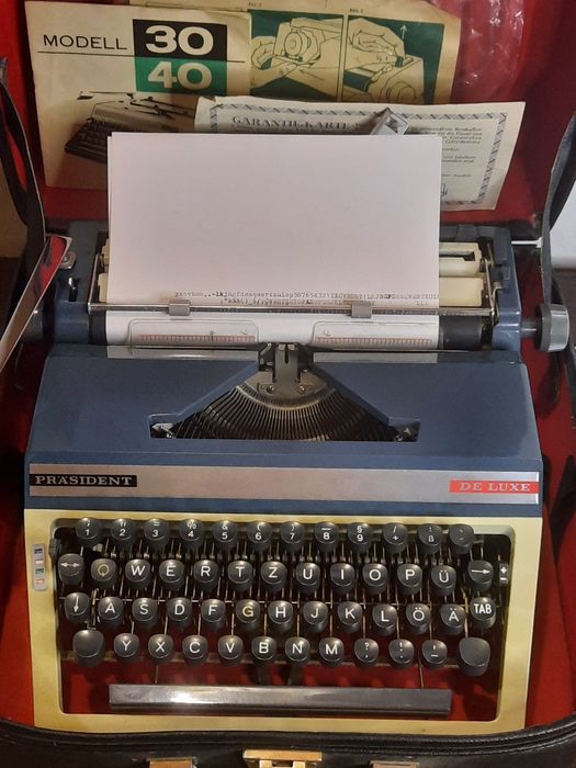 Mașină de scris Prasident de Luxe impecabilă