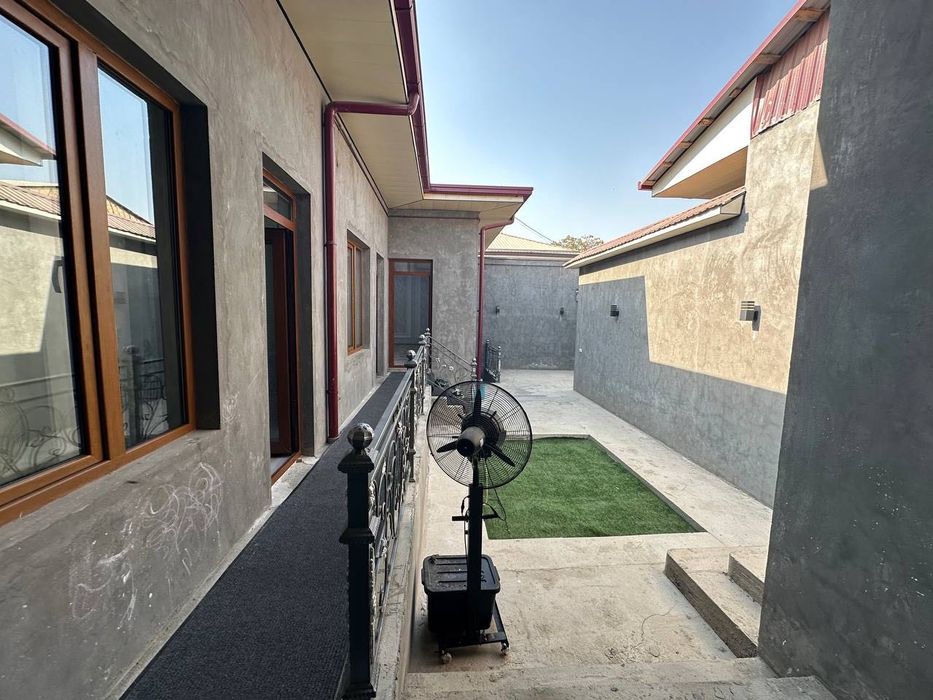 Srochna uchastka sotiladi 1,8sotix fayzli uy