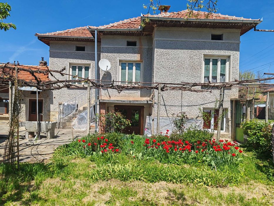 Самостоятелна къща в село Бериево,община Севлиево