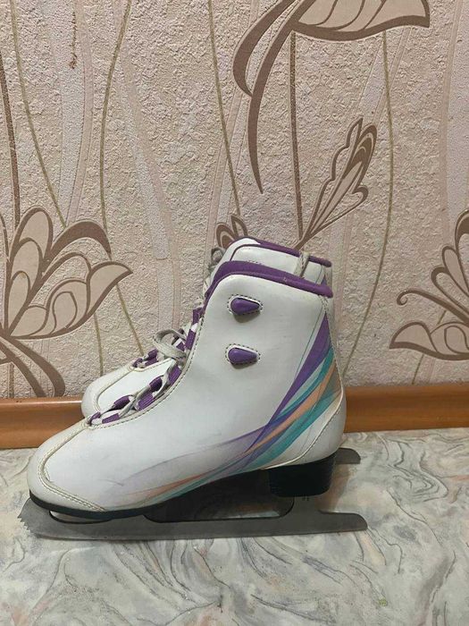 Женские коньки Nordway Adele в отличном состоянии