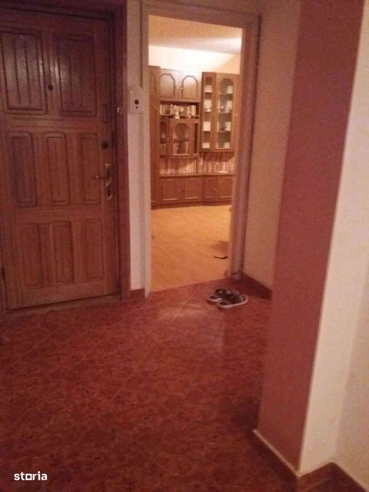 Apartament 3 camere, balcon, gata de utilizare