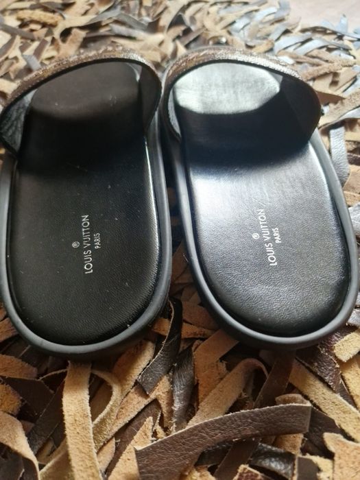 Papuci Louis Vuitton
