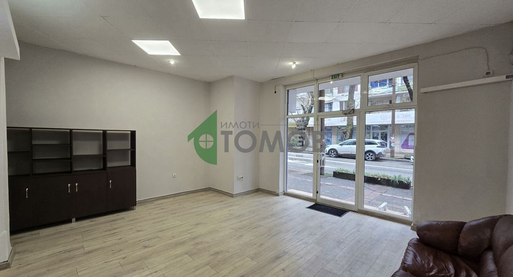 Дава се под наем Офис в Стара Загора, Център - 52 кв.м за 398.82 € - Снимка #2