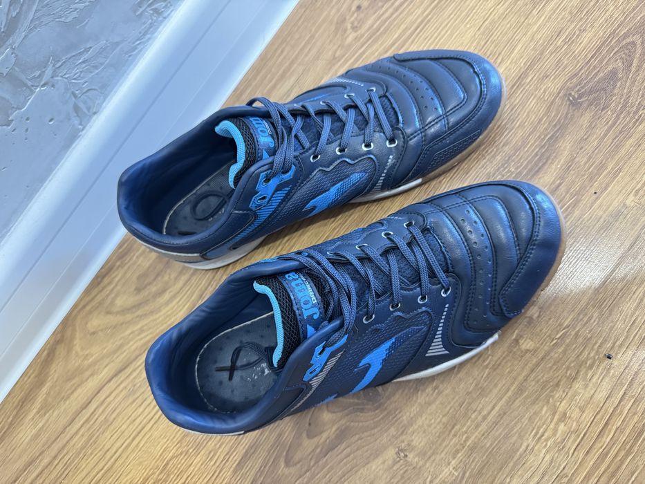 Продам обувь для футзала