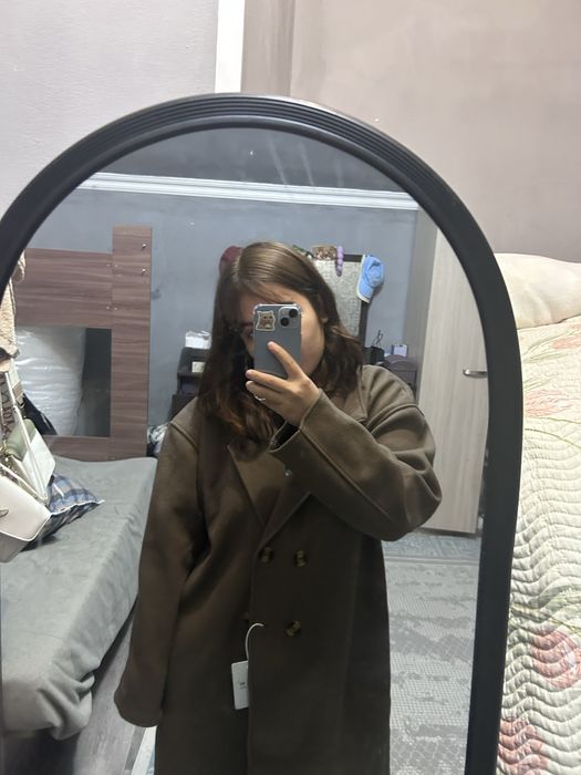 Коричневое пальто
