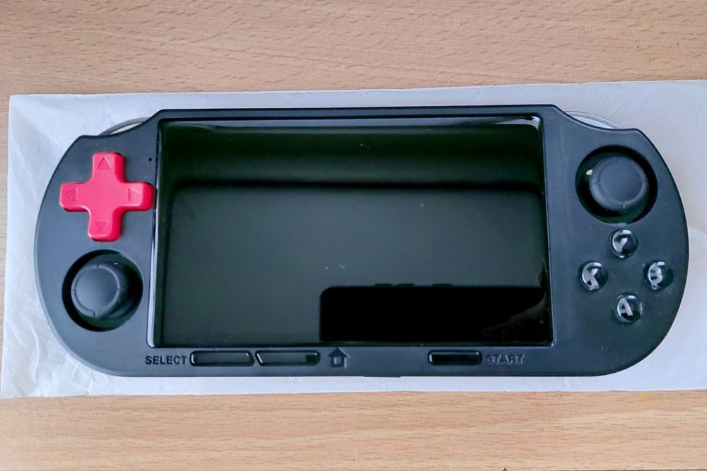 Gaminja Game Console - ретро конзола за игри с над 12 000 игри