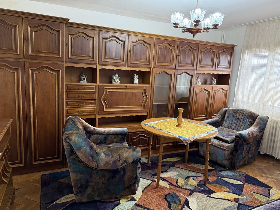 Inchiriez apartament