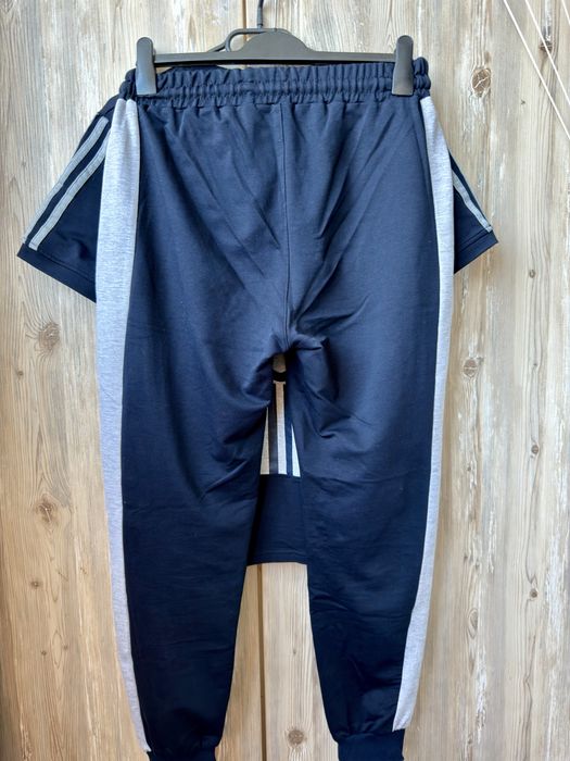 Compleu tricou si pantaloni