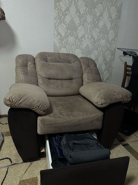 Продам диван в отличном состоянии