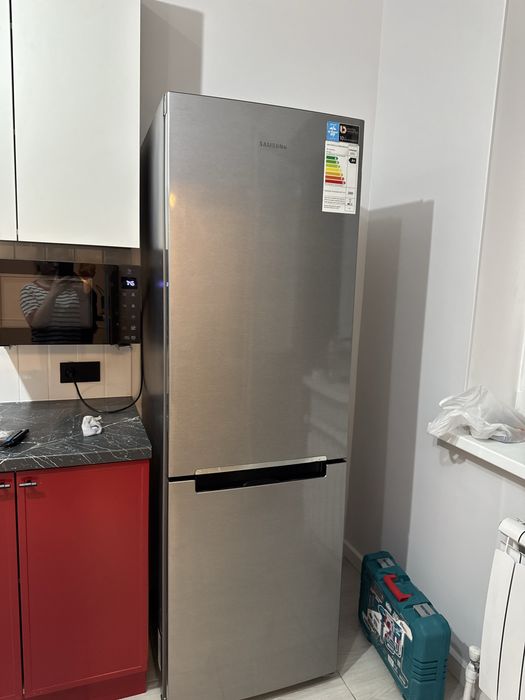 Холодильник Samsung