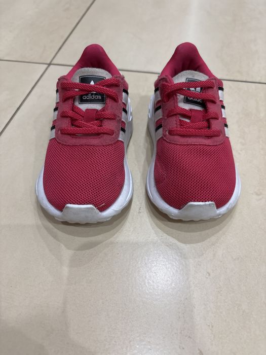 Кроссовки для девочек