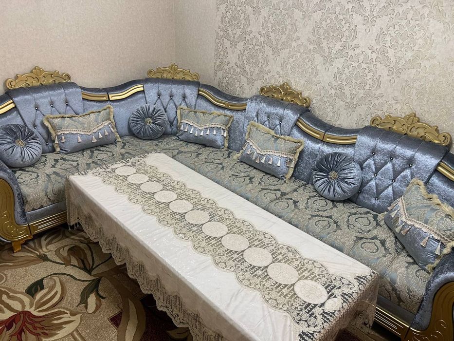 Уголов для гостинной