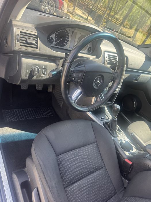 Autoturism  Mercedes-Benz