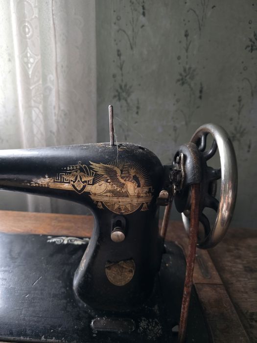 Mașin de cust Singer vechi pentru colecționari