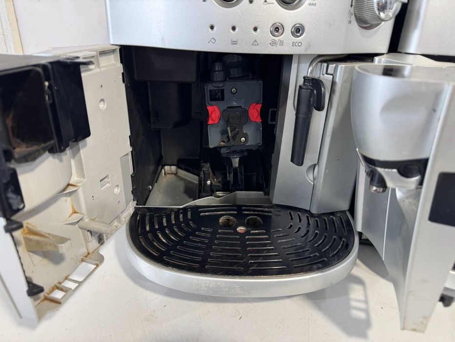 Кафемашина - DeLonghi magnifica