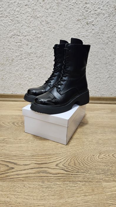 Дамски черни боти