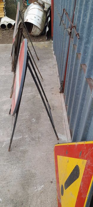 Vand  indicatoare rutiere