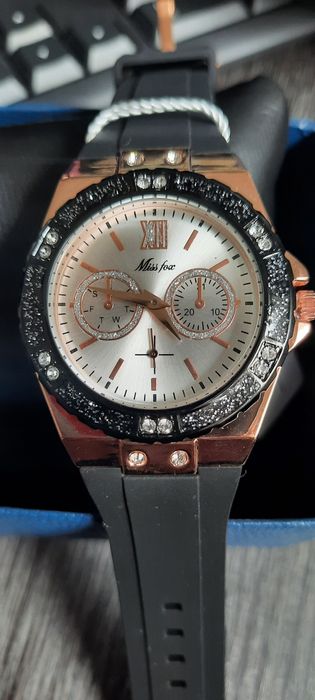 Часовник НОВ miss fox