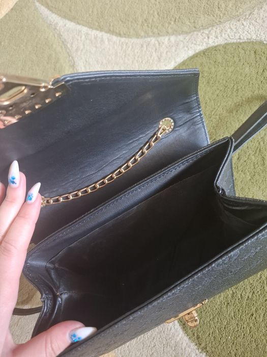 Малка дамска черна чанта