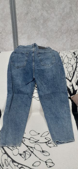 Продам новые  джинсы