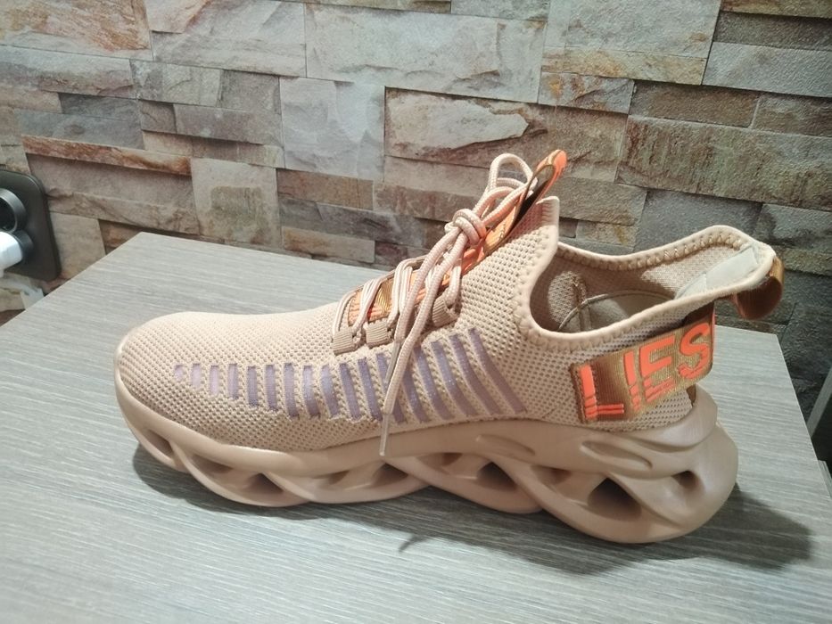 Adidași liesmlies