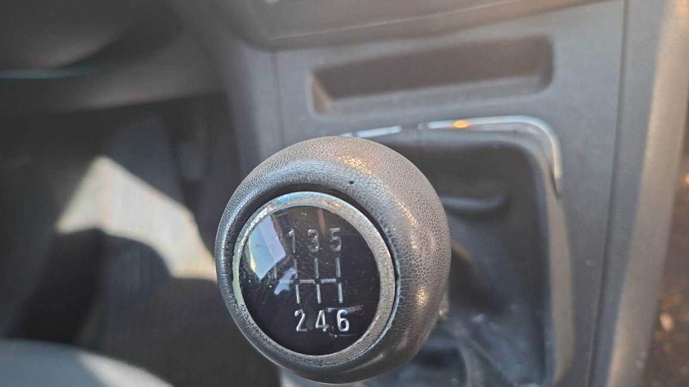 Dezmembrez Opel Zafira B - 1.9 Diesel DIN 2006 - Z19DT
