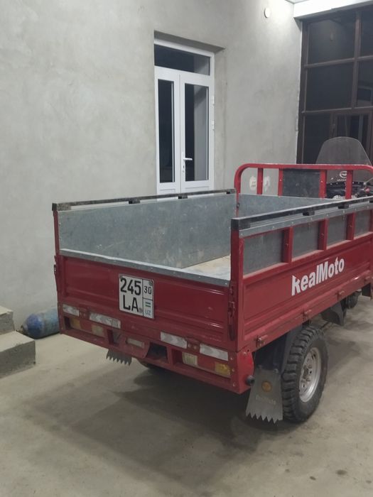 Motorol sotiladi kuzovga tunuka qoplangan