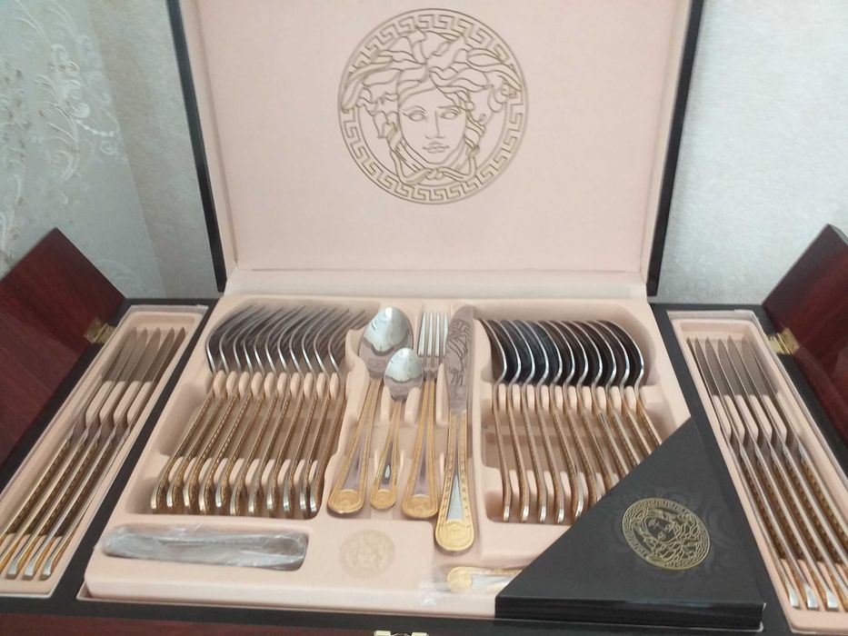 Set tacamuri versace