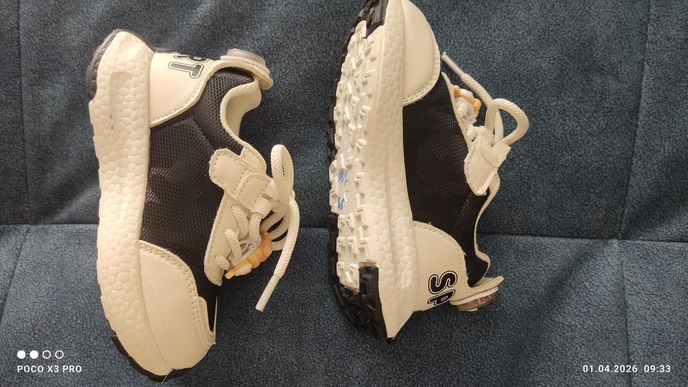 Кроссовки летние р 23