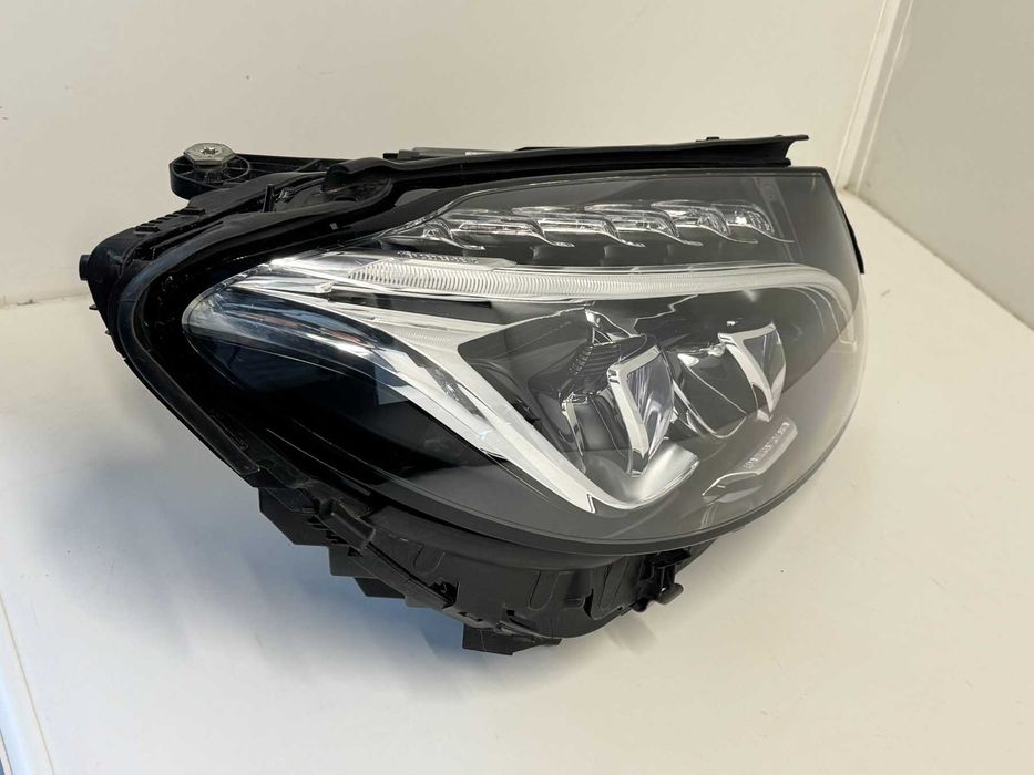 фар десен Mercedes C205 , A205 LED intelligent 2015-2018 г. #1050V.
