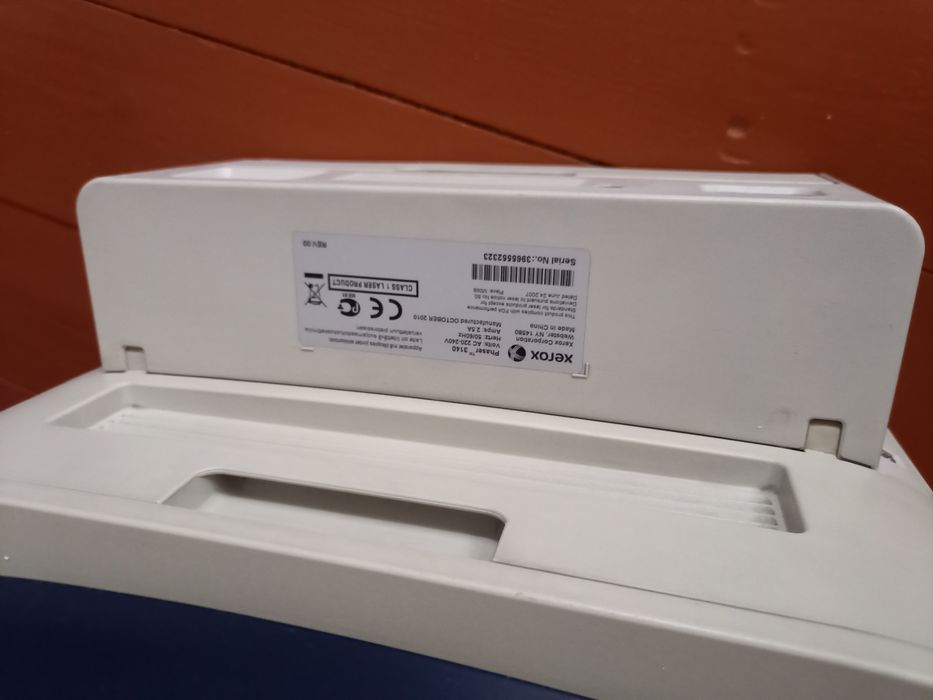 Продаётся принтер с картриджей бу.