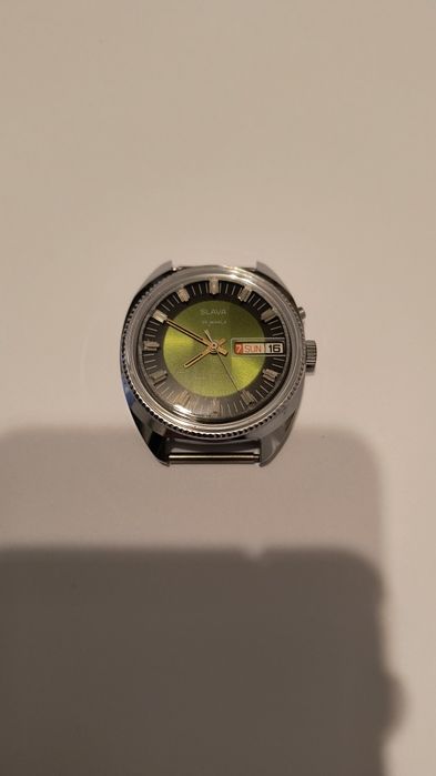 Vând doă ceasuri sovietice,Slava, ambele la prețul de 800 de lei